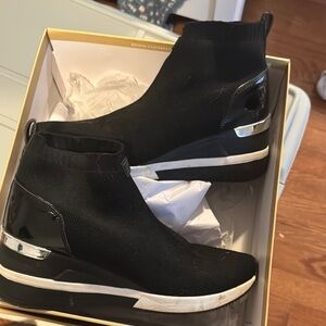 Michael Kors Black Slip-On Sneakers with Knit Upper